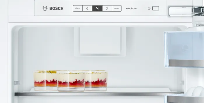 Load image into Gallery viewer, Bosch Series 6 Built-in Fridge KIR81AF30M 177.5 x 56 cm Flat Hinge
